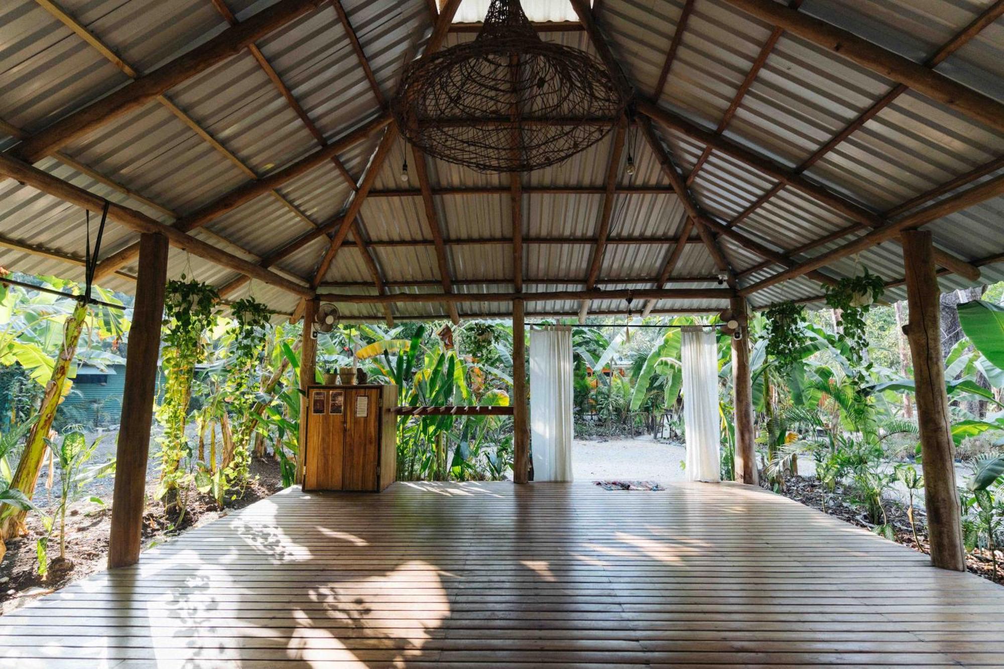 Zeneidas Surf Garden Playa Santa Teresa  Extérieur photo